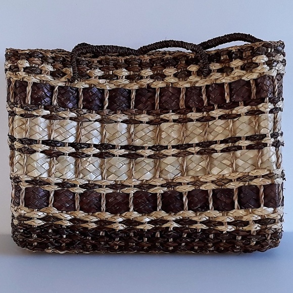 Waxed Woven Cornhusk Tote - Picture 8 of 8